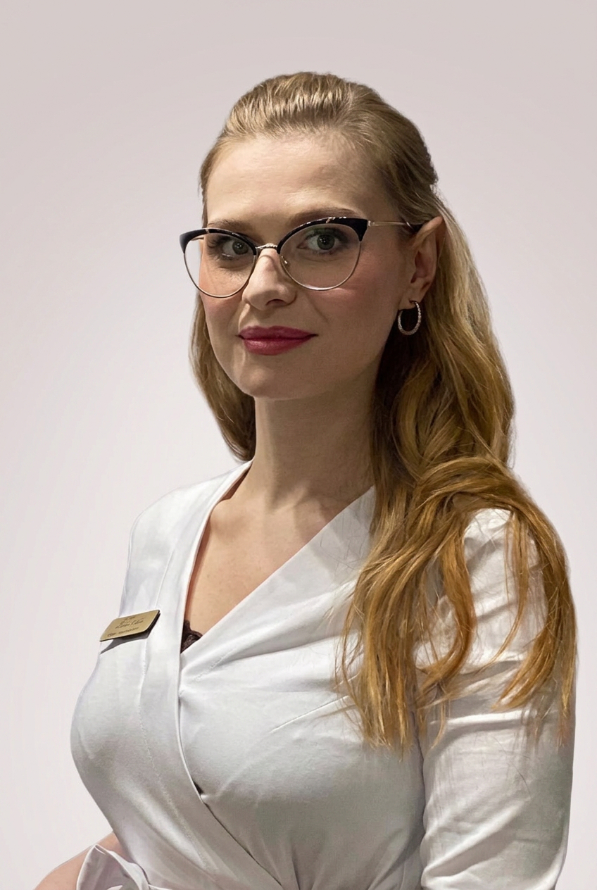 Dr Ewelina Kumiszcza